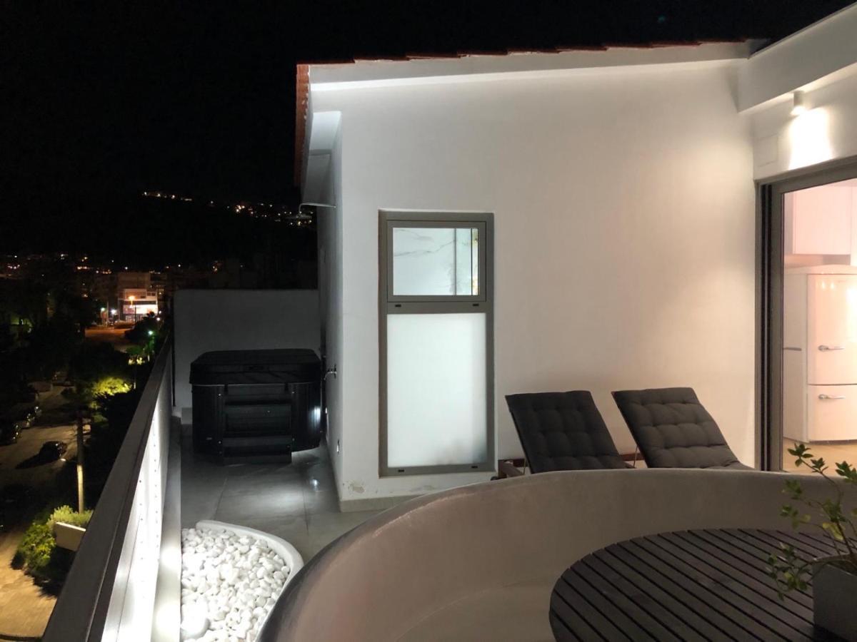 Amazing Suite At Glyfada With Sea View & Jacuzzi 아테네 외부 사진
